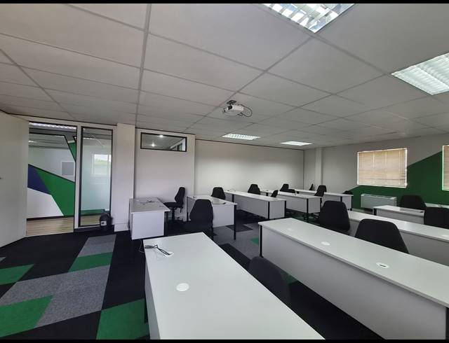 609M² OFFICE TO LET IN HALFWAY GARDENS